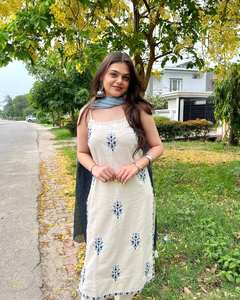 Nuevo Conjunto de Diseñador Tradicional Informal para Graduación de Secado Rápido para Todas las Temporadas, Top de Tirantes, Pantalón y Dupatta de Kora Khadi Puro para Mujer, Modelo RADHE - Product Image 4