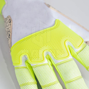 2025 gants de gardien de but professionnels gants de gardien de but en latex de haute qualité avec protection contre les chocs et conception ventilée - Product Image 5