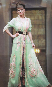 Vêtements occasionnels Caftan avec broderie lourde à la machine Idéal pour les femmes musulmanes Vêtements islamiques au Moyen-Orient - Product Image 2
