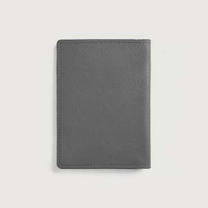 Cartera de Viaje Casual Bernardi Gris de Cuero Genuino con RFID, Tarjetero Antirrobo Hecho a Mano, Cierre Plegable Corto, Patrón con Logotipo - Product Image 2