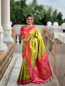 Hermoso Sari Banarasi con retoque de Meenakari tejido Zari - Product Image 3