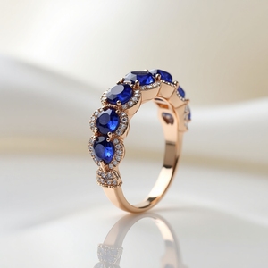 แหวนฮาโลหินหลายเม็ดทำจากไพลินและเพชรสีทองล้วนอัญมณีชั้นดีที่หรูหราแบบกำหนดเองวงครบรอบ - Product Image 1