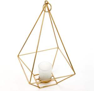 Le chandelier en métal doré convient aux bougies en forme de bloc et au thème de la décoration intérieure de l'artisanat en métal - Product Image 2