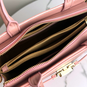 ดีไซน์เนอร์ของผู้หญิงวัสดุ PU ที่มีการออกแบบเครื่องประดับทำจากโลหะ - Product Image 6