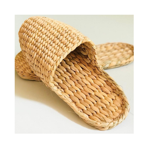 Wholesale Eco <b>Slippers</b> Water Hyacinth Handwoven Natural Plant Footwear Vietnam Manufacturer - Product Image 6