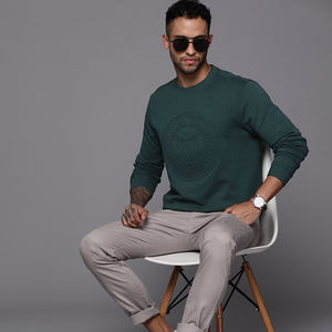 Venta al por mayor personalizable peso pesado francés Terry algodón sudadera 3D en relieve Logo cuello redondo diseño invierno liso teñido sólido - Product Image 5