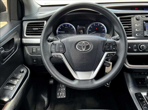 TOYOTA HIGHLANDER LE 2017 USADO, Volante a la Izquierda/Derecha - Product Image 2
