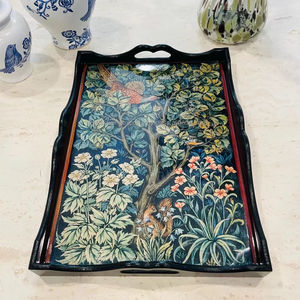 Juego de Bandejas de Servir de Madera de Nogal de Primera Calidad, Bandeja Ecológica para Café y Refrescos con Asas de Metal e Impresión en Esmalte - Product Image 1