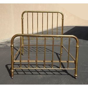 Classic <b>Royal</b> Brass <b>Bed</b> Frame With Premium Finish For Traditional Bedroom Interior Decoration Theme - Product Image 2