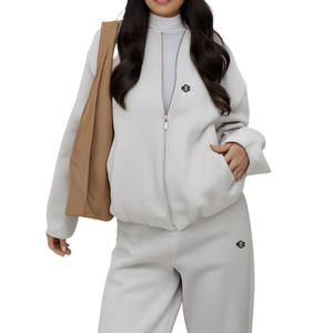 Ensemble de survêtement en polaire pour femmes avec fermeture éclair sur le devant, sweat-shirt à col montant et pantalon de jogging à jambe droite, production en gros OEM - Product Image 2