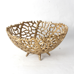 Bol en aluminium moulé texturé avec un motif unique, parfait pour rehausser la décoration de table et servir plusieurs plats au quotidien - Product Image 5
