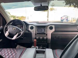 โตโยต้า ทันดรา SR5 ดับเบิ้ลแค็บ ปี 2017 สีแดงสด 4.6 ลิตร มือสอง พร้อมหลังคาซันรูฟ เบาะหนัง เกียร์อัตโนมัติ ล้อเหล็ก ระบบนำทาง - Product Image 5