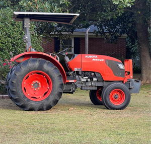 Tractor Kubota M6040 4WD duradero y eficiente en buenas condiciones totalmente operativo e ideal para proyectos agrícolas - Product Image 2