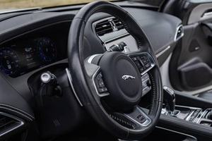 Ja gu ar F-Pace SVR d'occasion 2023 - Product Image 4