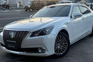 2014รถยนต์มือสอง Toyota Crown Majesta - Product Image 3