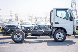 Precio Competitivo 2025 Mitsubishi Fuso Canter 4.2L Diésel - Product Image 3
