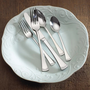 Elegante juego de cubiertos de acero inoxidable con mango real plateado para el hogar y la boda Vajilla Juegos de cubiertos para comer - Product Image 1