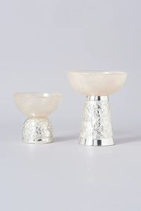 Tazón de Servir de Resina Decorativa de Lujo Hecho a Mano, de la Mejor Calidad, Pulido y Ecológico, con Base de Metal Repujado para Bodas - Product Image 6