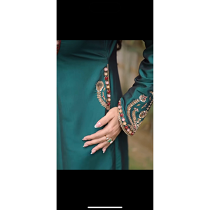 Vestido Elegante Verde Estilo A, Hecho a Mano, con Diseño Moderno de Vestido de Gala, Cintura Imperio, Tallas XS-XL, para Fiestas y Eventos Formales - Product Image 4