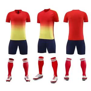 Conjunto de uniforme de fútbol de equipo personalizado al por mayor, nuevo diseño, camiseta de fútbol de alta calidad - Product Image 2