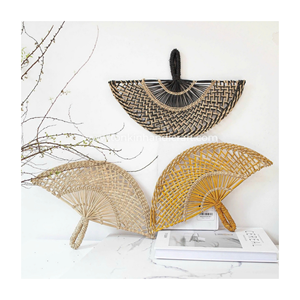 พัดมือทำจากหญ้าทะเลธรรมชาติ สำหรับงานฝีมือและตลาดต่างประเทศ - Product Image 1