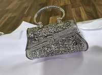 Sacs faits main en aluminium plaqué argent avec fermeture éclair, légers, durables, en forme de coussin, doublure en coton, grande capacité, motif métallique embossé, tendance