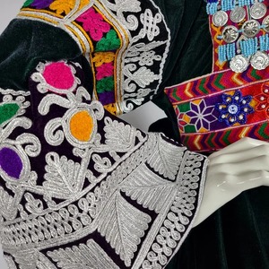 Vestido regional afgano de alta calidad para mujer Vestido Kuchi afgano bordado de manga larga de nuevo diseño en MOQ bajo - Product Image 3