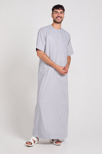 Confortable jubbah pour hommes 2024 Dernière Collection Hommes Élégant Arabe jubba Thobes Vente Chaude thobes jubbah Pour Hommes OEM - Product Image 6