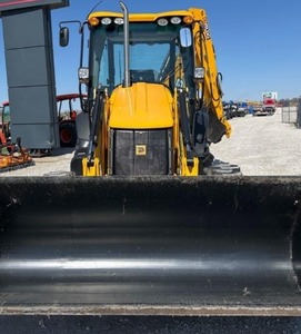 Chargeuse-pelleteuse JCB 3CX-15HFCE, pneus industriels Galaxy ; cabine avec chauffage, climatisation, siège à suspension pneumatique ; marteau bidirectionnel auxiliaire - Product Image 2