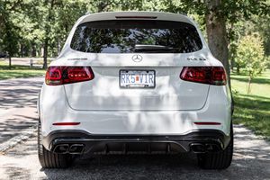 รถยนต์เมอร์เซเดส-เบนซ์ จีแอลซี 63 เอเอ็มจี ปี 2020 รถเอสยูวี เครื่องยนต์ 6 สูบ ทวินเทอร์โบ 8 ลิตร เบนซิน/แก๊ส ภายในหุ้มหนังสีอ่อน เกียร์อัตโนมัติ ขับเคลื่อนสี่ล้อ ระบบควบคุมความเร็วอัตโนมัติแบบแปรผัน ล้อแม็กซ์ขนาด 20 นิ้ว - Product Image 5