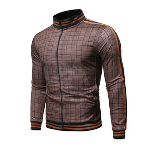 Ensemble de survêtement imprimé pour homme, survêtement imprimé sport, survêtement imprimé avec logo personnalisé, nouveau survêtement imprimé pour homme avec logo personnalisé - Product Image 3