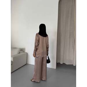 Conjunto de Pijama de Satén con Estampado de Rayas para Mujer 2519 - Product Image 3