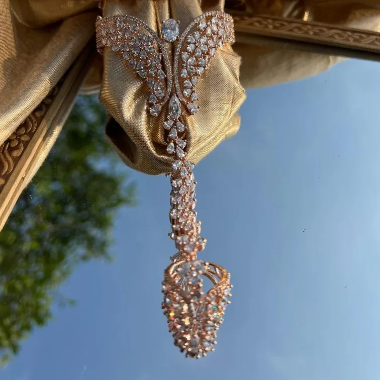 Alta Qualidade Coroa Pulseira Em Forma com dedo ajustável American Diamond CZ Pedra Cobre acabamento hatful para a mulher jóias