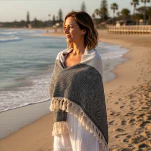 Toalla de Playa de Algodón Turco Bordada con Diseño Personalizado Serene Weave, Ligera, de Secado Rápido, con Patrón de Rayas y Logotipo, Certificada por GRS - Product Image 3