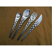 Ensemble de couverts en acier inoxydable sans danger pour les aliments Couverts Couteau Fourchette Cuillère Ensemble en acier miroir pour la maison et l'hôtel