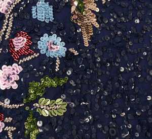 Robe de mariée droite bleue unie brodée, ornée de cristaux scintillants et de perles faites à la main, avec long voile cape, style modeste islamique, en crêpe - Product Image 1