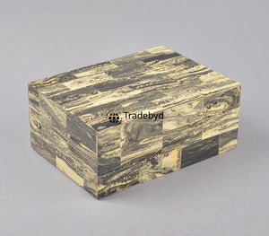 Caja de Resina y MDF de Primera Calidad con Diseño Grabado para Almacenamiento Elegante y Regalos Decorativos de Tradebyd - Product Image 1