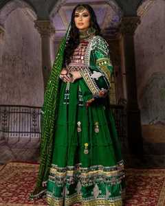 Robe Banjara Vintage Afghani Antique avec broderie à la main en dentelle et boutons Détails-Longueur au sol Taille naturelle Coupe surdimensionnée - Product Image 2