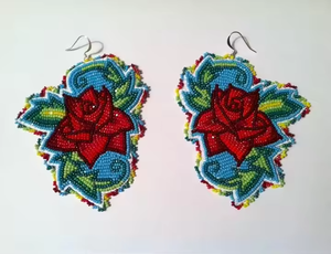 Boucles d'oreilles brodées pour femmes avec accessoire de mode en perles de rocaille Fabriqué avec point de croix et couture par MD artisanat - Product Image 5