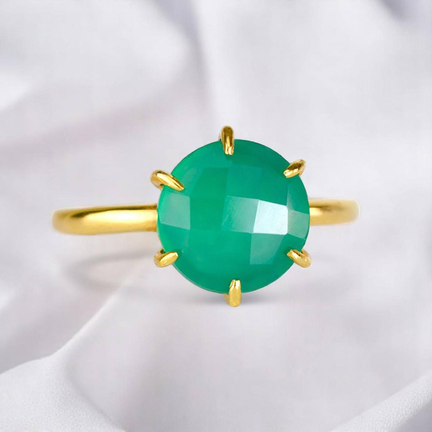 สีเขียวโอนิกซ์สีทอง