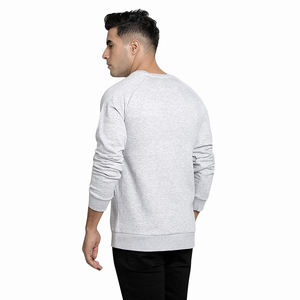 Sweat-shirt pour homme en polaire et doublure douce, offrant la capacité de maintenir la chaleur dans les environnements froids pendant une utilisation prolongée. - Product Image 2