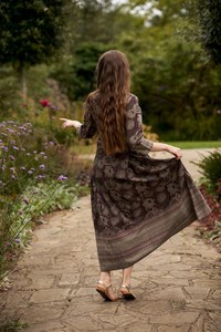 Vestido Dharati Hecho a Mano, Estilo Bohemio, Línea A, Largo hasta la Pantorrilla, Estampado a Mano, Algodón Puro, Color Gris Marrón Vacacional - Product Image 6