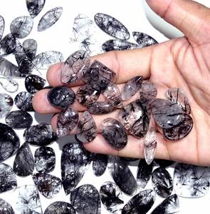 พลอยควอตซ์เจียระไนแบบพลอยสีดำธรรมชาติที่สวยงามอัญมณีควอตซ์หลวมรูปทรงผสมและขนาดขายส่งสำหรับทำเครื่องประดับ - Product Image 1