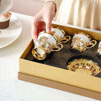 Coffret Cadeau Personnalisé Service à Café et Thé Turc en Porcelaine et Céramique Plaqué Or 6 Tasses avec Soucoupes