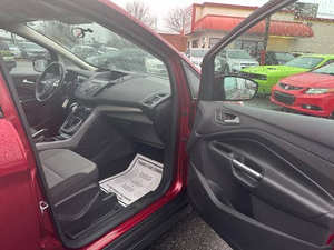 Auto Usado de Calidad a Precio Accesible, Ford C-Max Híbrido SE 2014, Volante a la Izquierda - Product Image 2