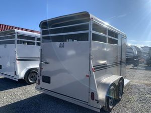 2026 Horse Trailer for 2 Horses with <b>Heavy</b> <b>Duty</b> Steel Frame <b>Safe</b> Ventilated Livestock Trailer for Farm Ranch and Equestrian Use - Product Image 5