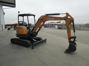 Buena excavadora usada 2022 Case CX37C - Product Image 2