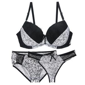 Conjunto de sujetador Copa de talla grande Conjunto de ropa interior de encaje rojo Sujetadores transparentes Bordado Sujetador de mujer - Product Image 3