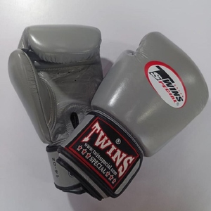 Guantes de Boxeo Profesionales Gemelos con Logotipo Personalizado, para Entrenamiento, Sparring y Combate, de Cuero Sintético, Absorbentes de Humedad y Antideslizantes - Product Image 3