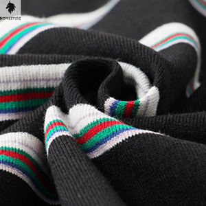 Vente en gros 100% coton T-Shirt pour homme respirant col rond style Hip Hop haute qualité teint en couleur unie 200 grammes Service OEM personnalisable - Product Image 3